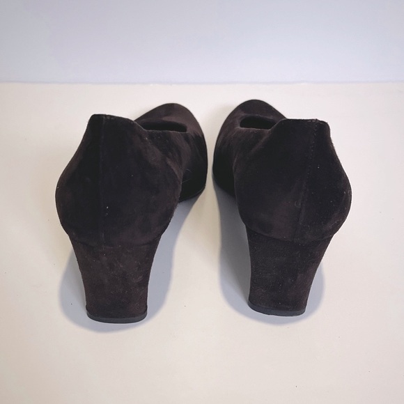 Stuart Weitzman Dark Brown Suede Heels - Picture 3 of 9